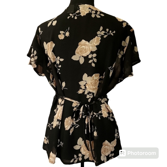 2000s Sheer Black Floral Flutter Sleeve Top sz M - Picture 4 of 6